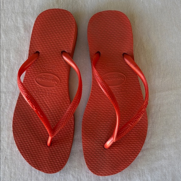Havaianas Classic Coral Flip Flops - Picture 1 of 4